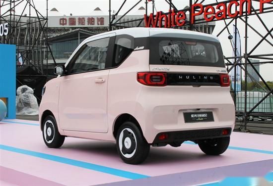 五菱宏光MINIEV马卡龙上市，价格提高，