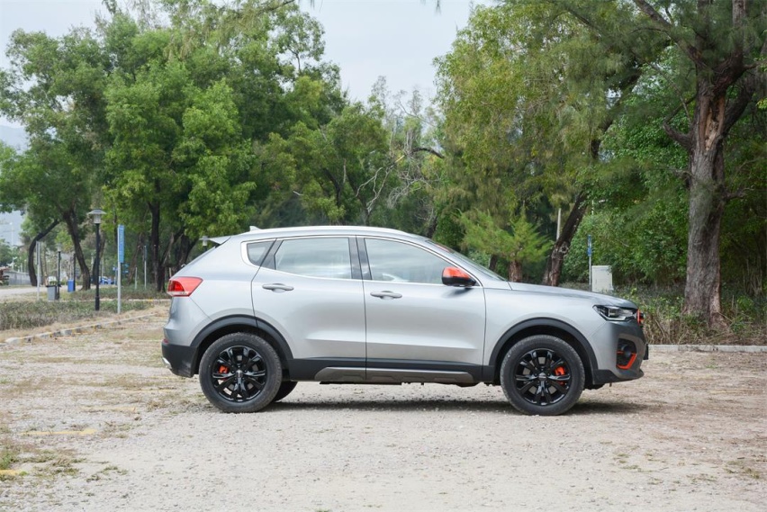 10万预算买SUV，哈弗这台1.5T帅气新车很适合年轻人！