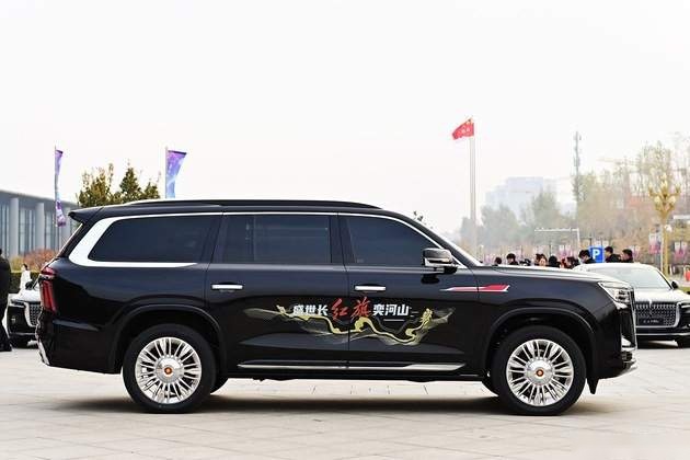 对标Q8、X7，红旗全新旗舰级SUV实车曝光，或搭载V8发动机