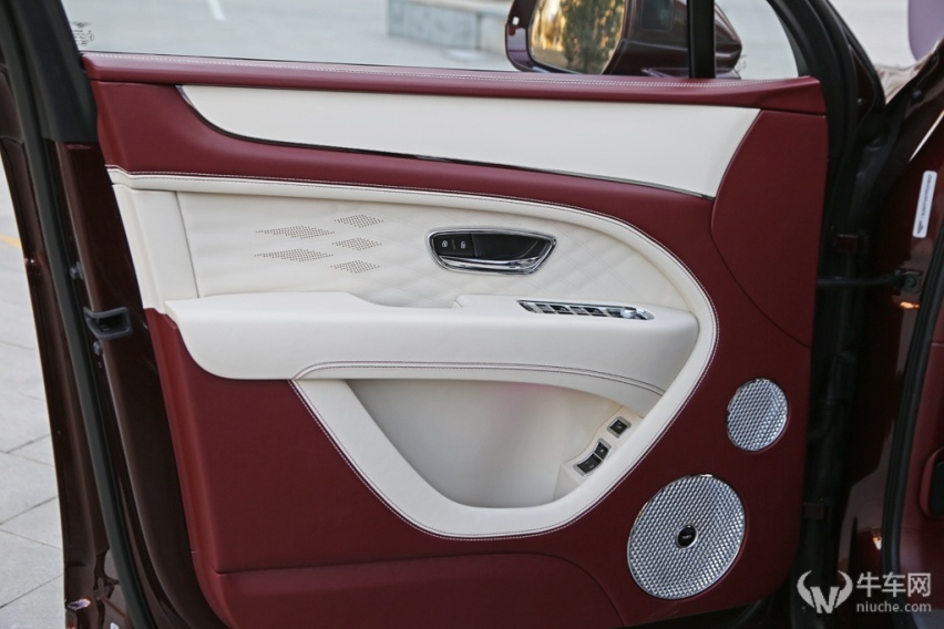 500万以内最奢华的SUV？试驾宾利添越EWB长轴距版