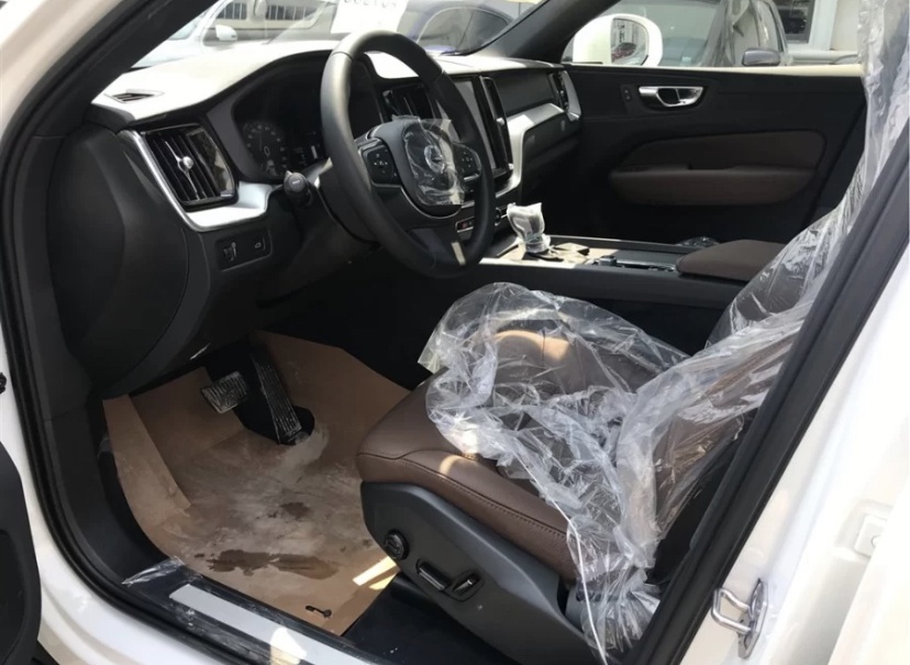 放弃Q5L入手沃尔沃XC60，安全配置是真高，优惠9.09万