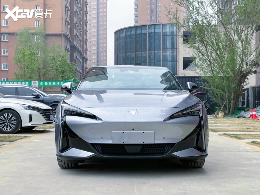 极狐阿尔法s5实车到店,风阻比小米su7还低,全域800v配530马力-爱卡