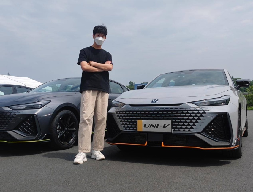 试驾官丨评测长安UNI-V 2.0T，国产运动轿车终于没有样子货了