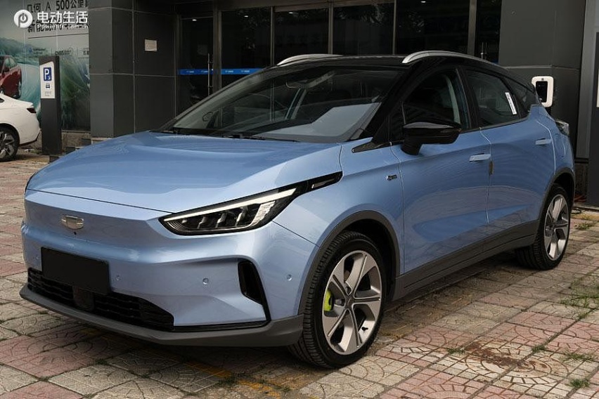 几何C续航400/550公里两款车型上市 售12.98-18