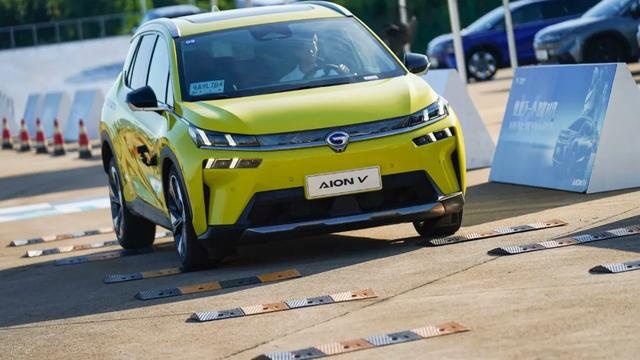 5G、600km、超大后排，Aion V找到自己的路了吗？