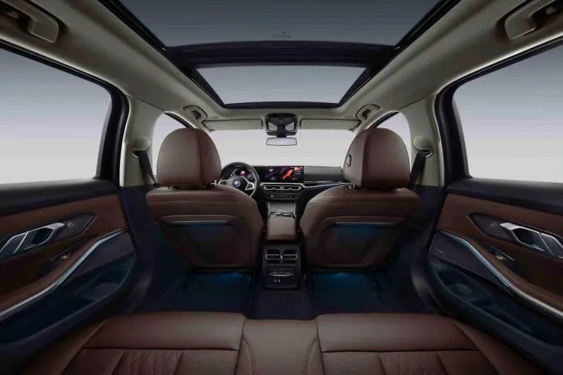 电动车该如何诠释运动与豪华，我们从全新BMW i3身上找到了答案！
