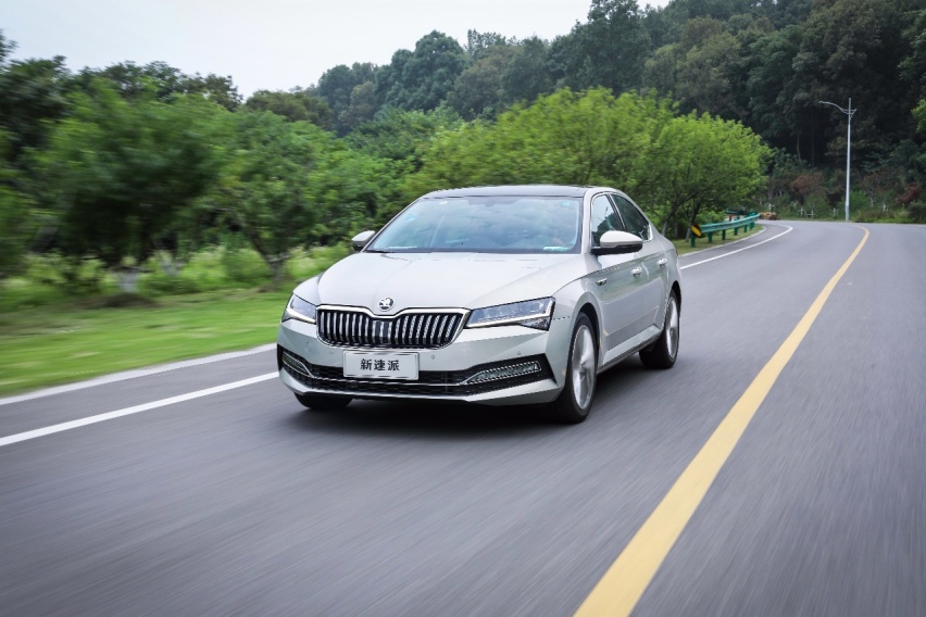 配置水平更上一层楼！试驾斯柯达新速派380TSI
