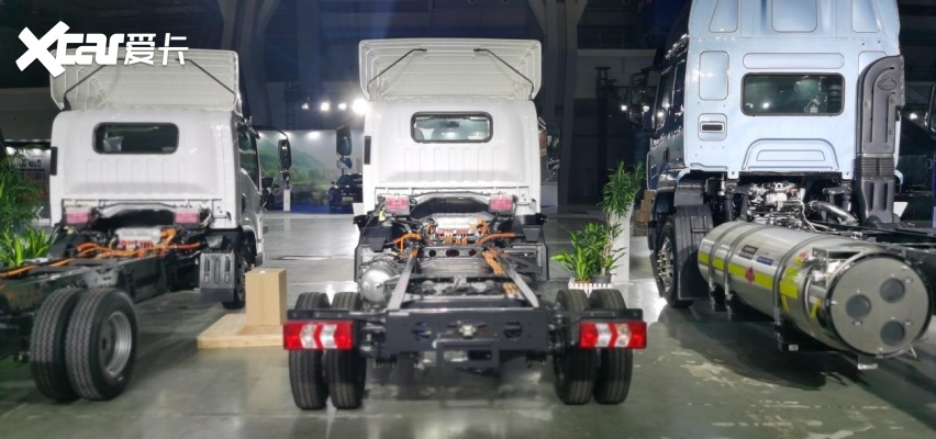 乘龙翼威2小霸龙城际物流车:500km长续航 每公里电费仅4毛