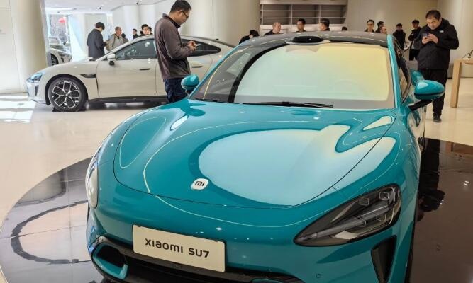 没看清楚条款怪谁？小米SU7上市遭集体投诉，5000元定金无法退款