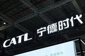 电池疯狂降价内卷，宁德时代反而狂赚 432 亿，市占率干到 40%！