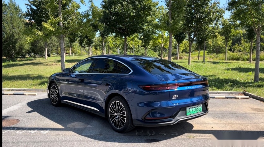 官方数据4.2L/100km 真的有那么省吗？答哥实测比亚迪汉DM-i