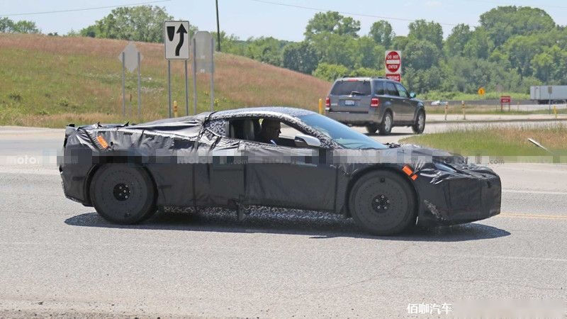 c8-chevrolet-corvette-z06-spy-photo (4).jpg