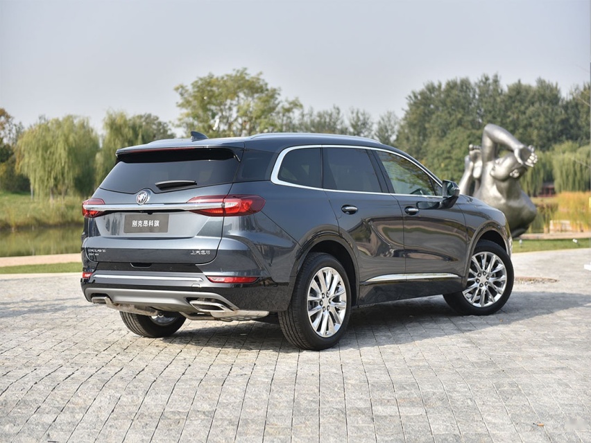 又一台有钱必买的SUV，4.0T双涡轮增压，回头率爆炸