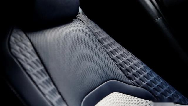 UX 300e的温度与情感，是Model 3这类新势力所给不