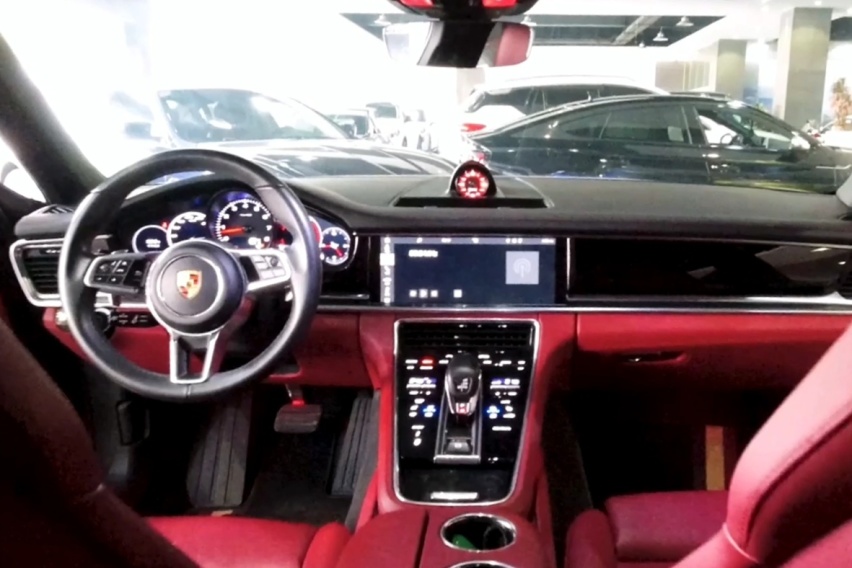 实拍保时捷Panamera 4行政加长版，全车最便宜的选装都要700