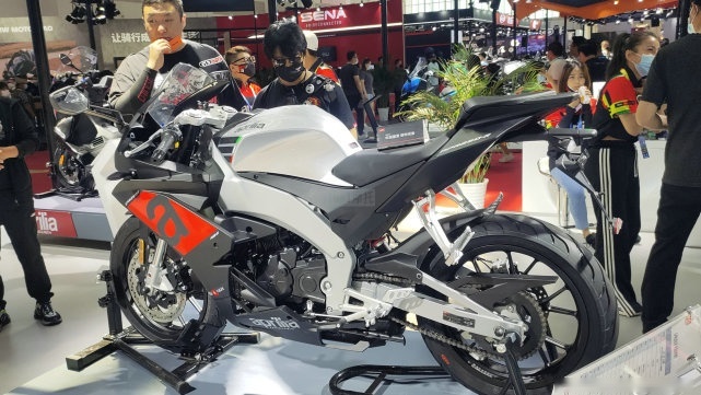 后来不一定居上 阿普利亚GPR250仍在观望 腹背受敌辉煌难再续