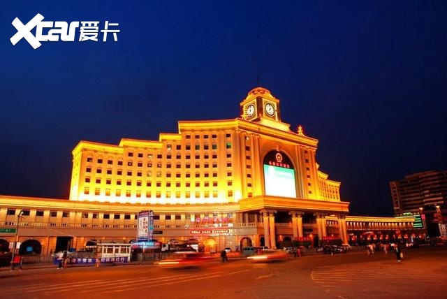 这座中国唯一省市同名的城市，因一条铁路改变命运...