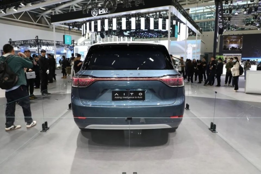 问界M9，真的能做到1000万内最好SUV？