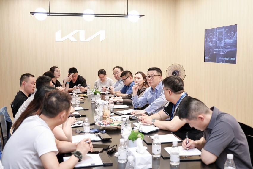 起亚杨洪海：以技术为底牌 坚持三线并举 电动化快速推进而不冒进