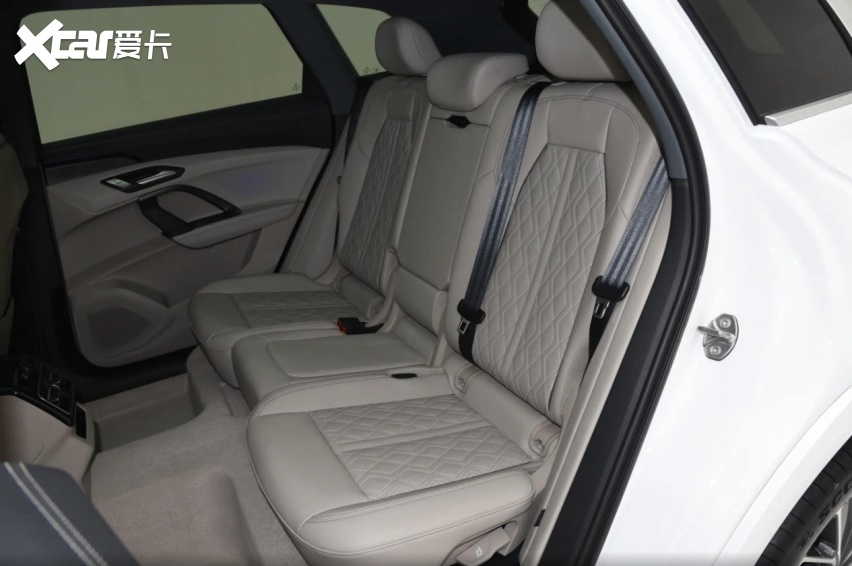 换代奥迪Q5L对比2026款Q5L，全系带电池，没有纯油版本了？