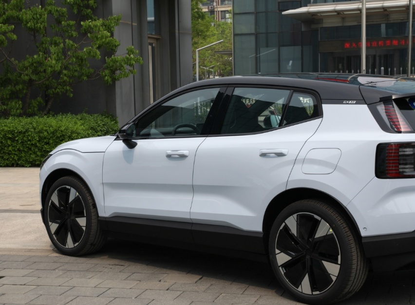 沃尔沃的入门纯电SUV，续航410km，20.08万起卖，性价比高吗？
