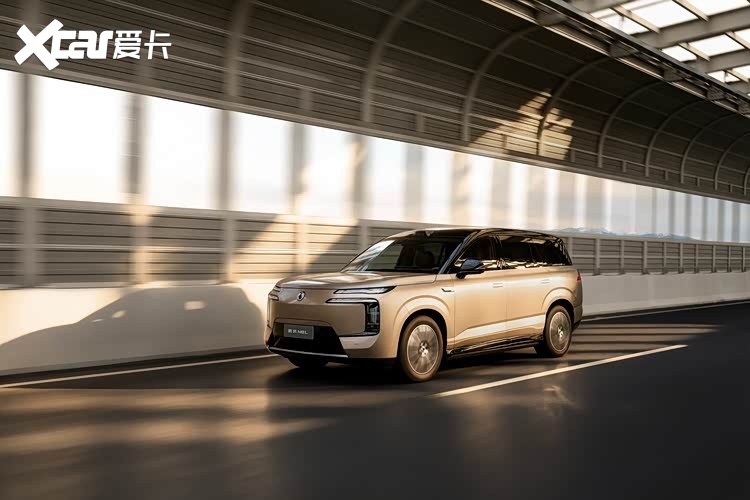 迪迪虾AI上车 腾势N8L纯电版正式上市 29.98万起售