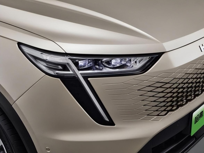 四驱车卖出两驱价！15.98万起的哈弗枭龙MAX，如何狂虐合资SUV？