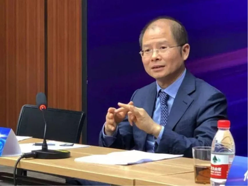 华为亮相汽车界 只说两句话：主机厂别怕，供应商别怕