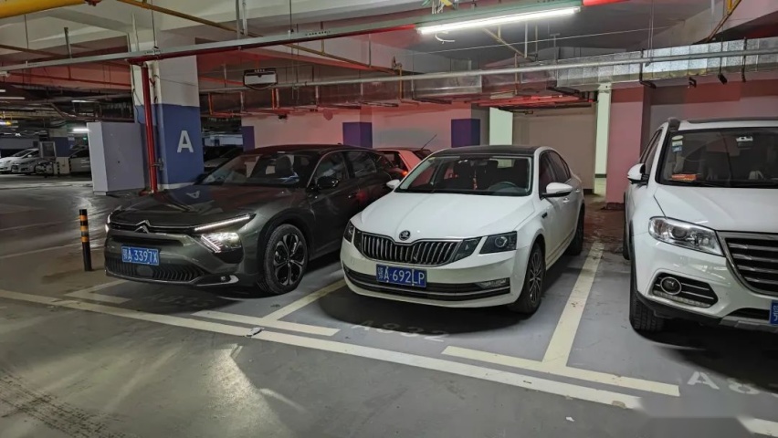 凡尔赛C5 X深度体验，A+级车的价格B级车的实力？