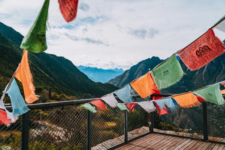 穿行墨尔多神山，福特探险者打开秘境