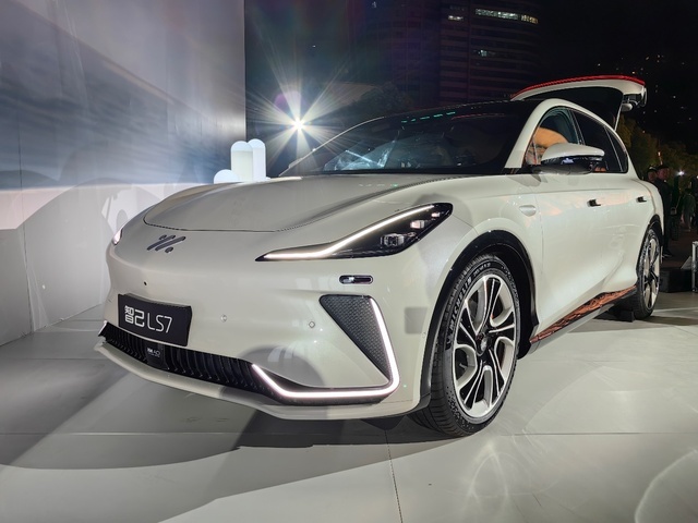 自己桌子也掀？智己LS7 Urban Fit售28.98万起