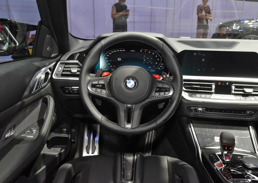 宝马M品牌50周年纪念款车型，M4新车105.8万，限量150台