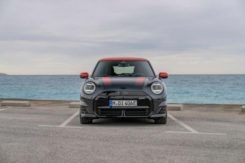 MINI Cooper SE JCW Trim官图发布