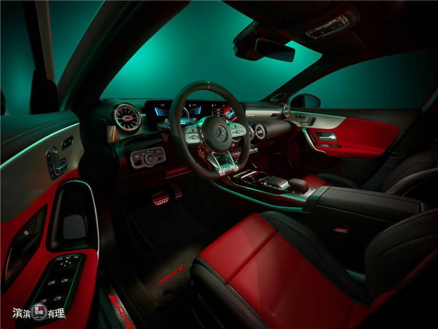 15.梅赛德斯-AMG A 35 4MATIC 55周年纪念版采...有同样经典红黑配色的纪念版___专属图案，以印记铭刻55年的光辉_副本.jpg