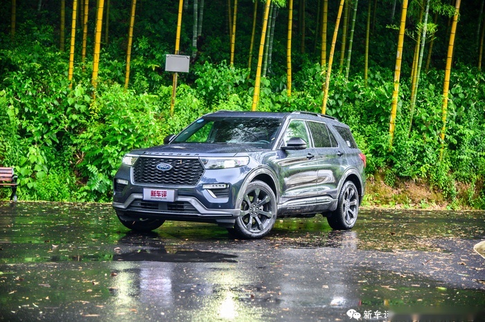 福特探险者首试：30多万的纵置平台中大型SUV，实力几何？