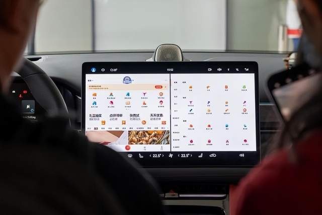 常用常新，持续进化，HUAWEI问界全系车型迎HarmonyOS 3升
