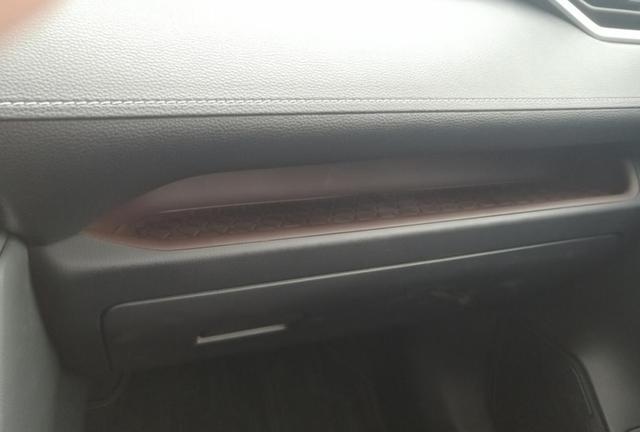 到店实拍全新RAV4荣放：实车外形很酷，两驱中高配受欢迎