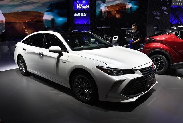 2.0L亚洲龙上市，新车售价19.98万起 全系标配一键启动