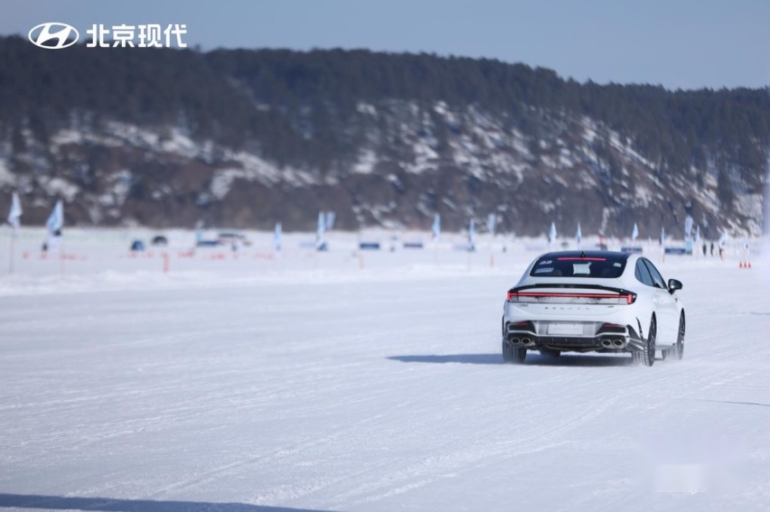 冰雪迎战！第十一代索纳塔勇闯漠河北极村