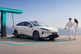 闪充智驾齐上车，2027款海豹06起售价9.99万元