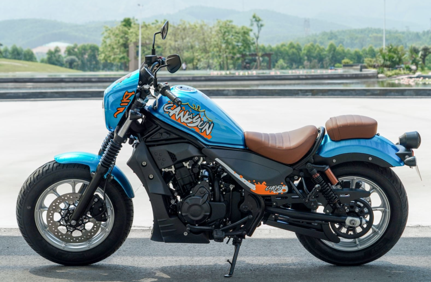 中排量双缸日式Bobber，香帅苍云500MAX，外观更符国人审美