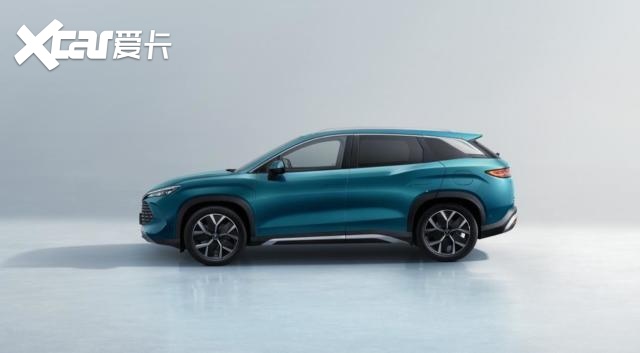 宋L DM-i震撼上市13.58万元起，大小宋双车绝杀合资燃油SUV