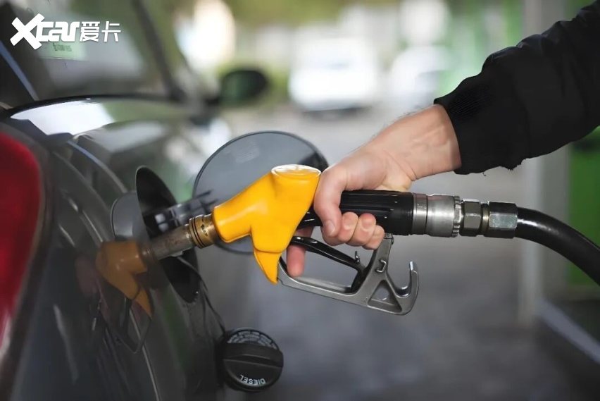 燃油车和插电混动车销量暴跌近27%,车市到底怎么了?