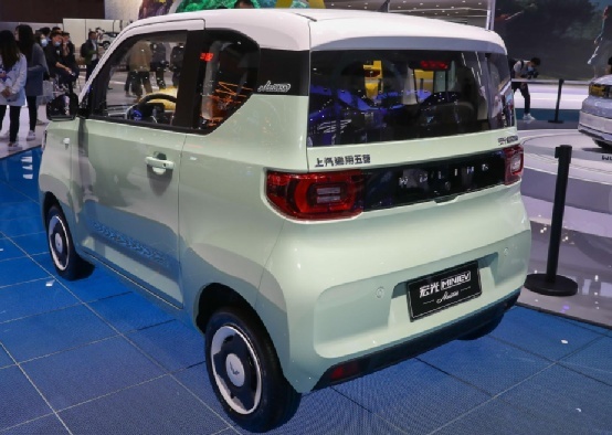 2021年度圈粉无数小姐姐，五菱宏光MINI EV 马卡龙，有颜值还便