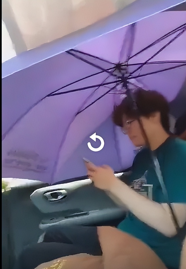 全景天幕成为新能源汽车标配 这背后都有什么秘密?