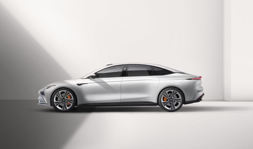 智己L7上市，两款车型，售价36.88万与40.88万元