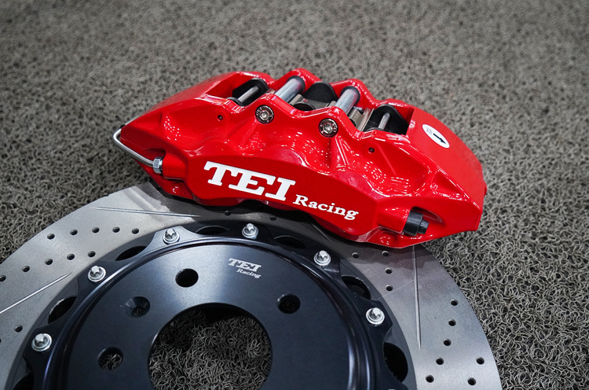 凯迪拉克CT4改装TEI Racing P60S刹车卡钳套件