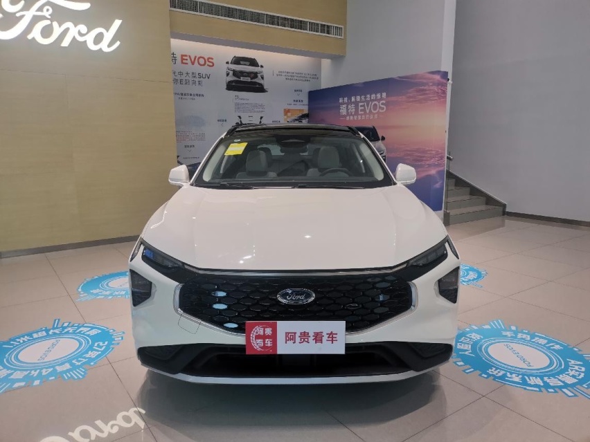 实拍长安福特EVOS，1.1米大联屏超震撼，燃油车中的“新势力”？