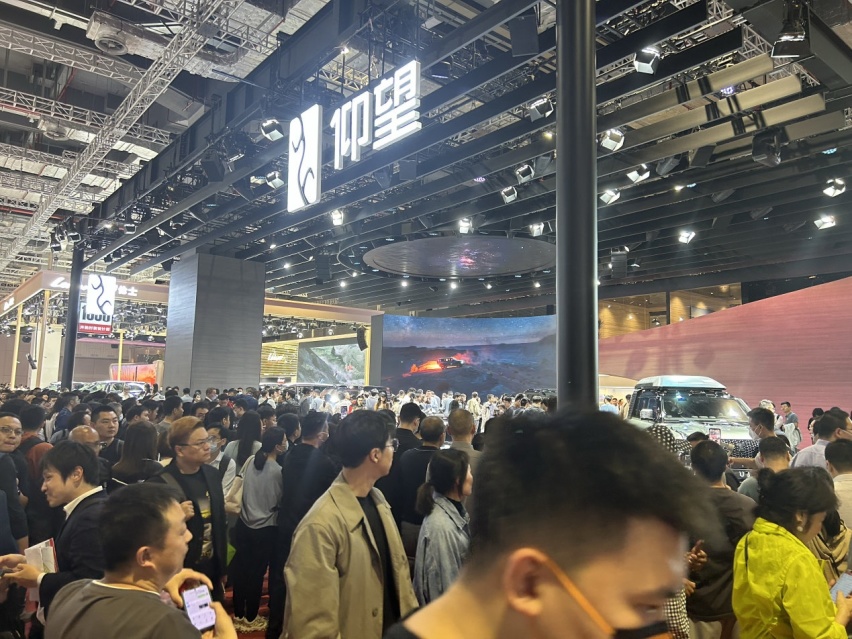 为什么仰望能成为上海车展豪车馆最大的明星？