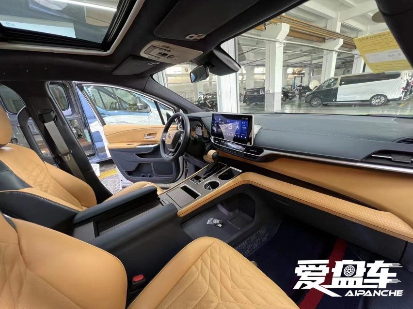 爱盘车教你丰田赛那内饰改装技巧和搭配的这几个方案要记住